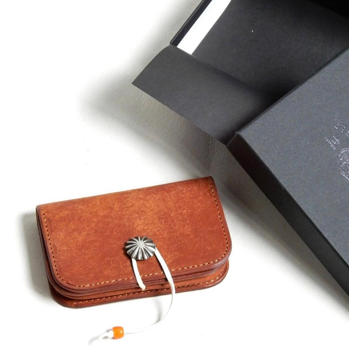 The Wonder Lust - 925 Concho Card Case (Brown)