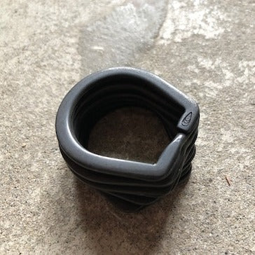 Button Works - Steel Horse Shoe Ring (Darl Black)