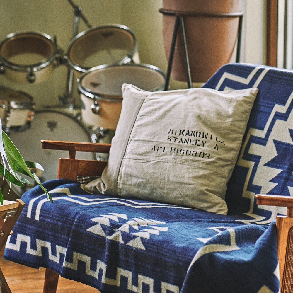 BasShu - Stencil Cushion