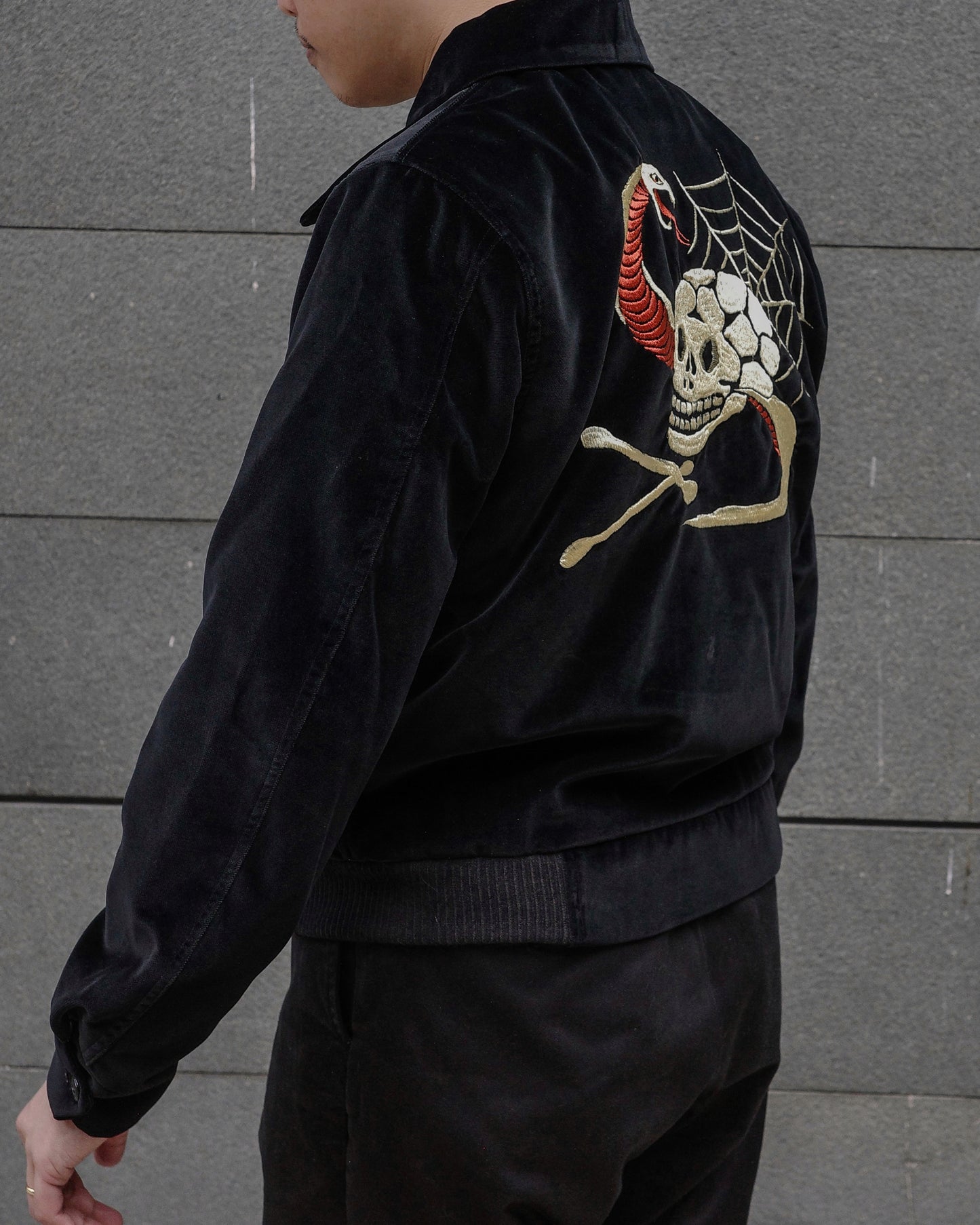 The Groovin High - Lot. 250421 1950s Style Velvet Drizzler Jacket (Skull)