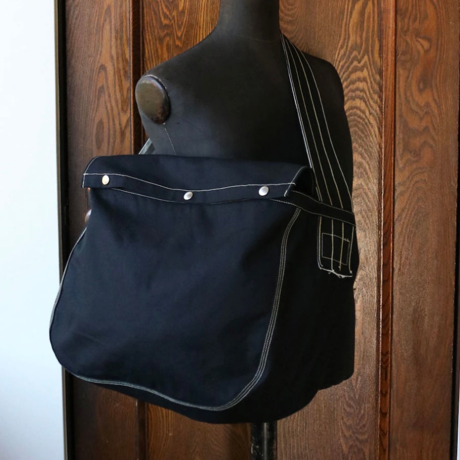LaborDay & Co. - GAME BAG (Black)