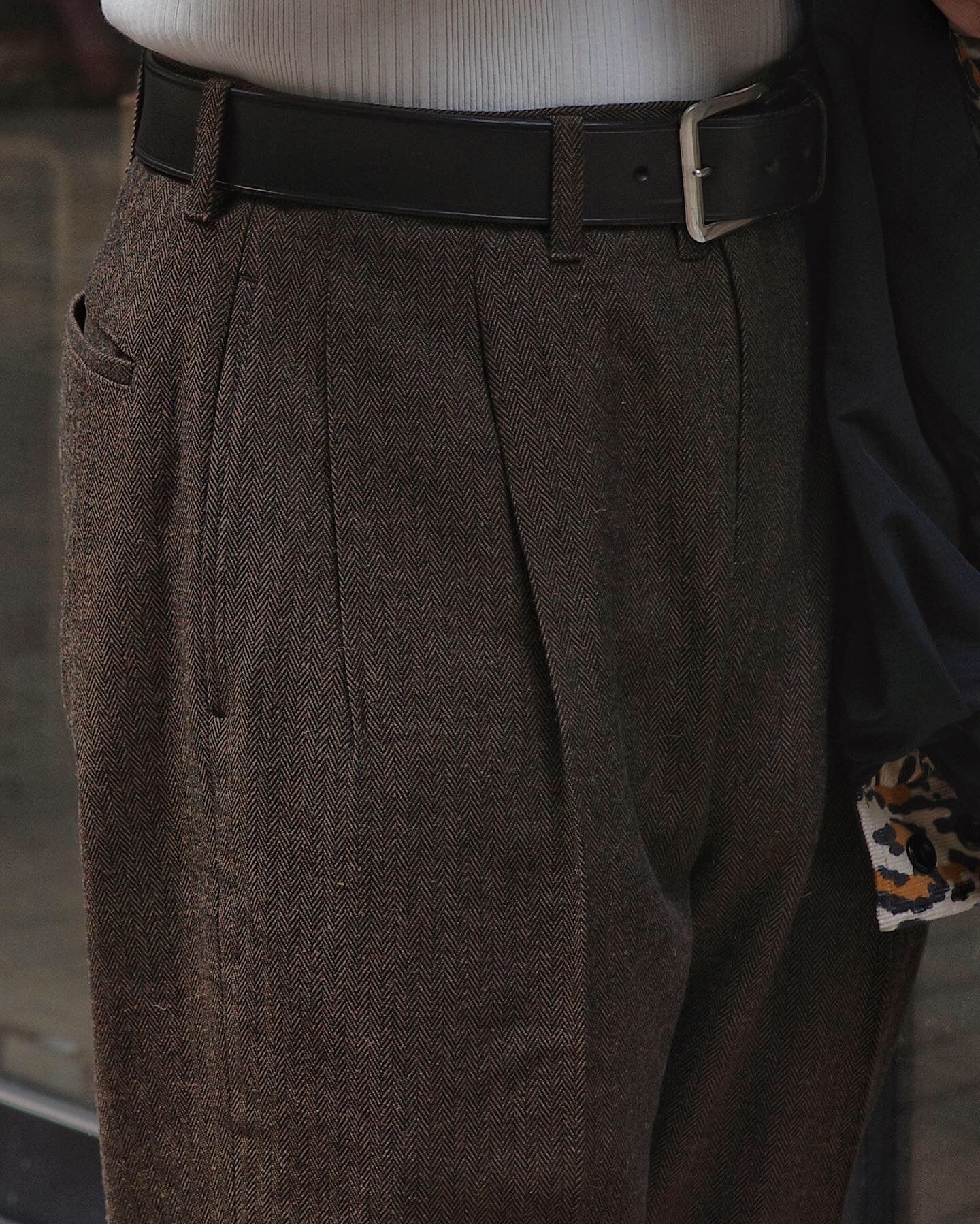 The Groovin High - A405 1940s Style Trousers (Brown)